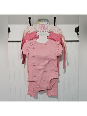 Pekkle Pink and Cream Dinosaur Print Baby 5 Piece Set, New with Tags, 6 Months